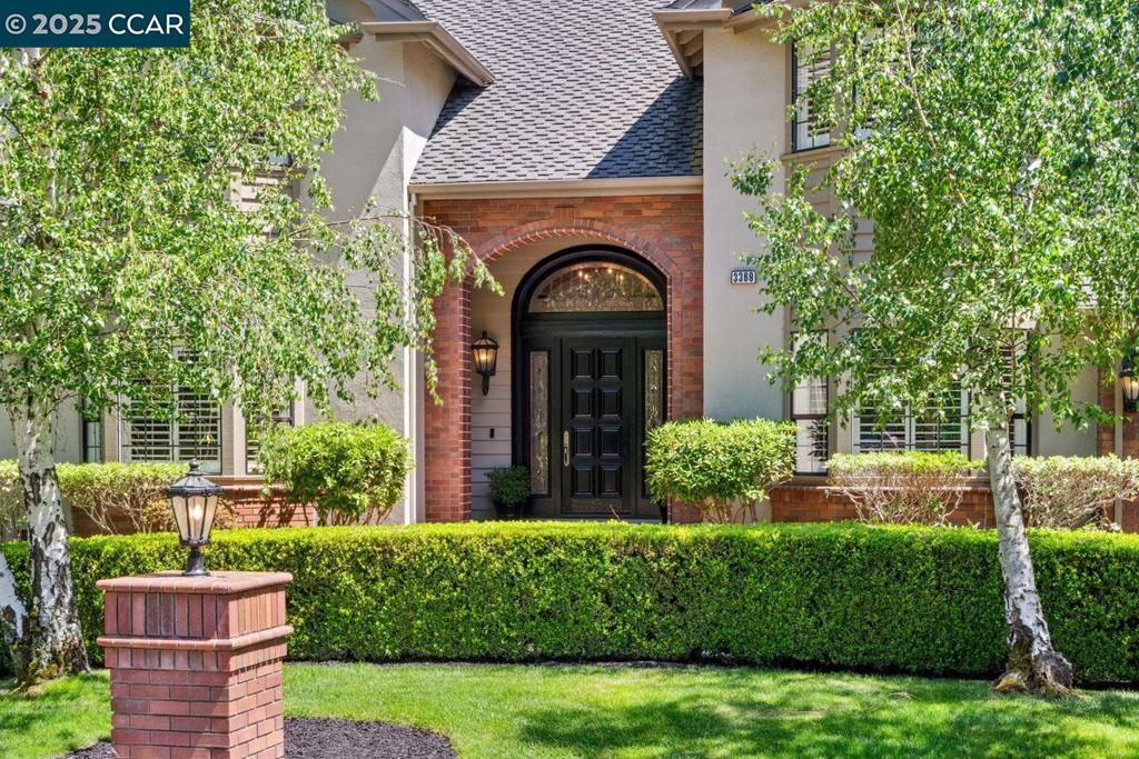 A property available for sale at 3369 Stage Coach Dr, Lafayette, CA 94549.