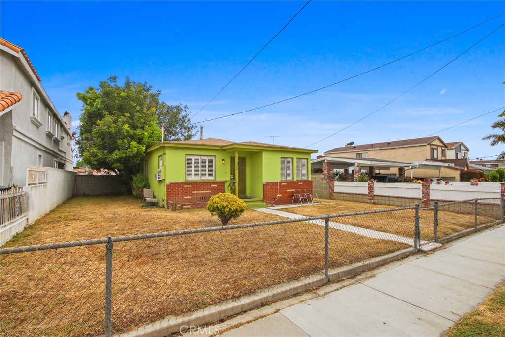 A property available for sale at 14508 Kingsdale Avenue, Lawndale, CA 90260.