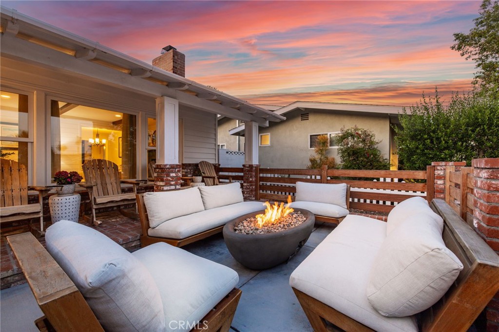 A property available for sale at 3061 Ruth Elaine, Los Alamitos, CA 90720.