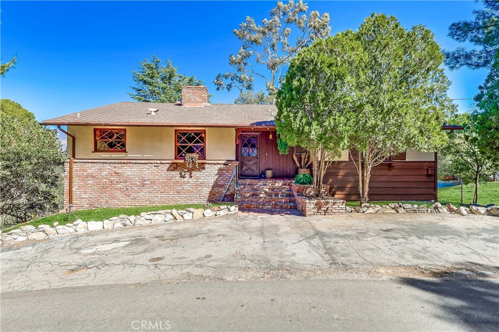 A property available for sale at 7951 Glenties Lane, Sunland, CA 91040.