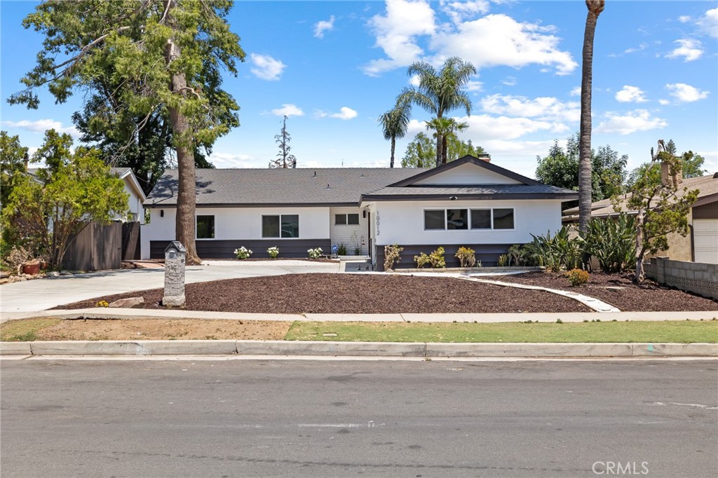 A property available for sale at 10012 Norwich Avenue, Mission Hills (San Fernando), CA 91345.