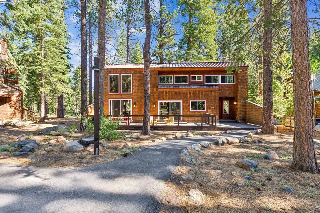 A property available for sale at 852 Beaver Pond, Truckee, CA 96161.