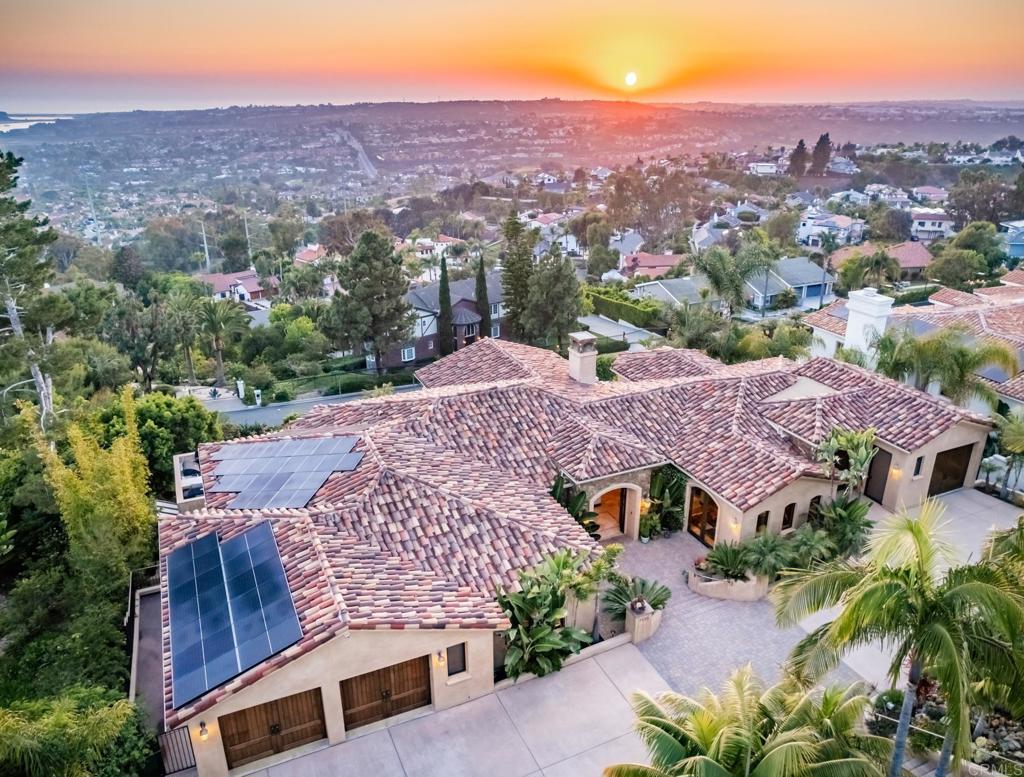 A property available for sale at 7133 Obelisco Circle, Carlsbad, CA 92009.