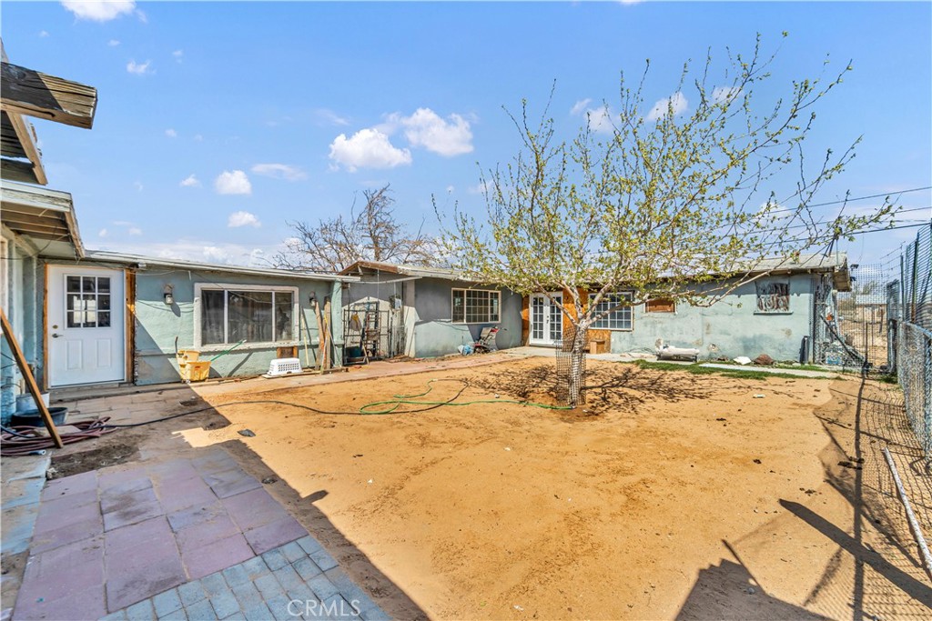 A property available for sale at 26447 20 Mule Team Road, Boron, CA 93516.