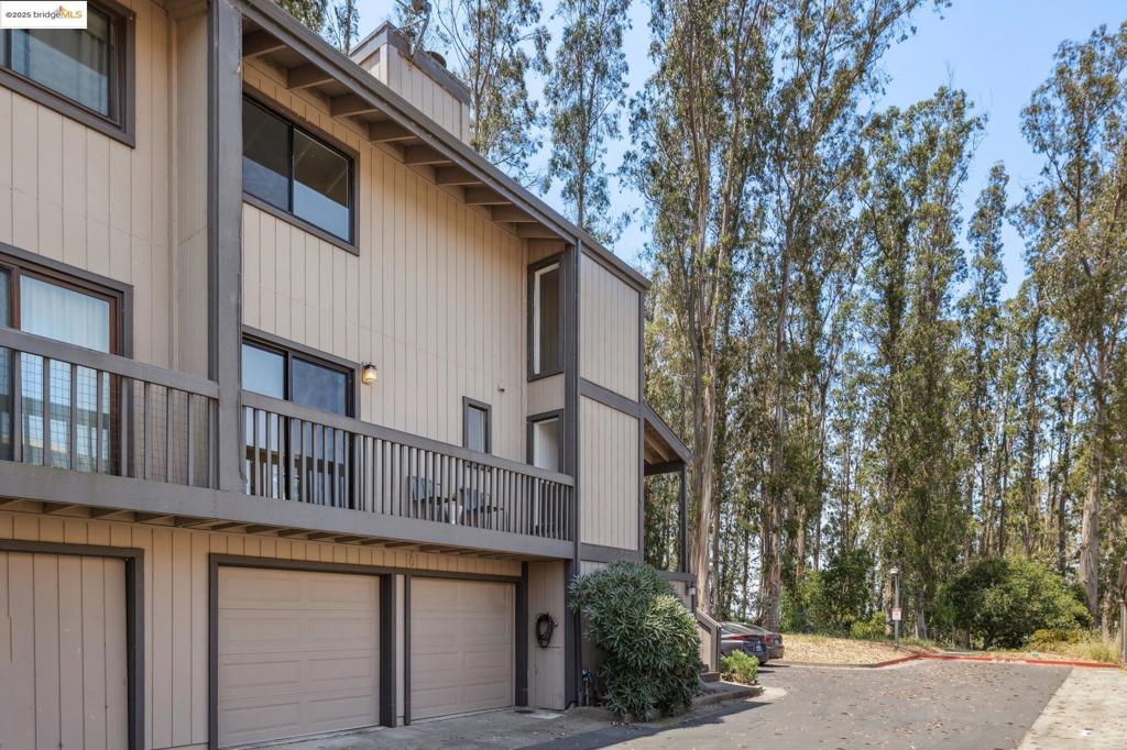 A property available for sale at 307 Vista Heights Rd, El Cerrito, CA 94530.