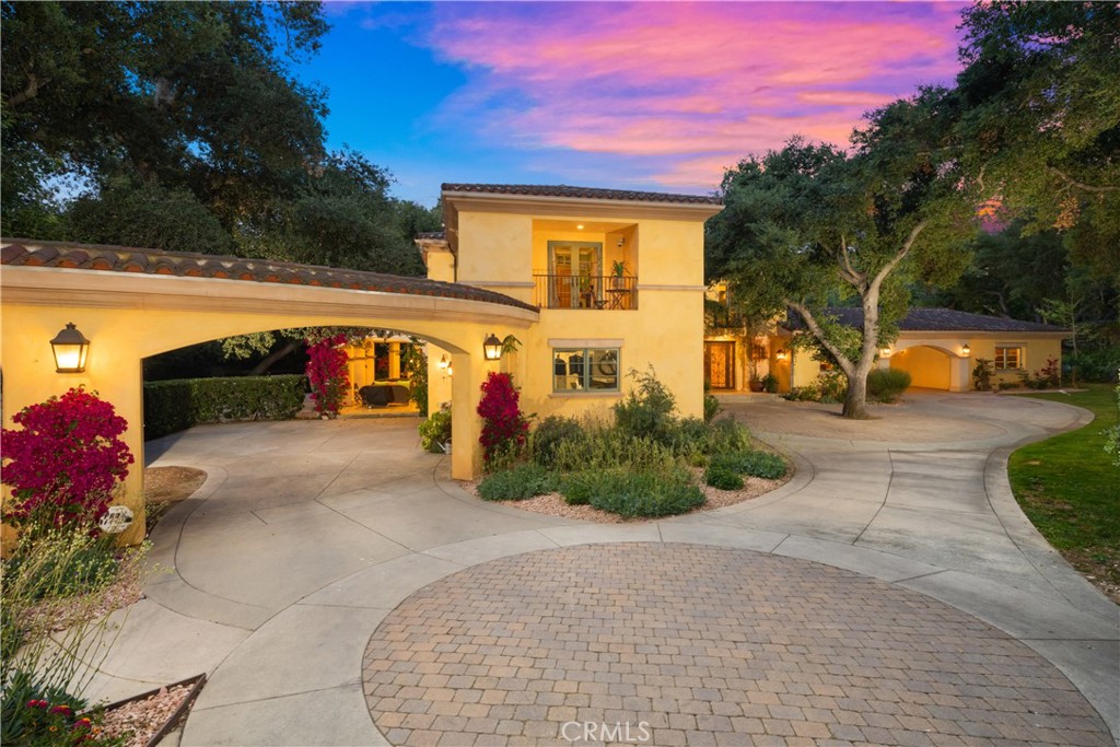 A property available for sale at 4204 Woodleigh Lane, La Canada Flintridge, CA 91011.