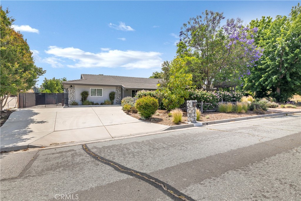 A property available for sale at 3890 English, Hemet, CA 92544.