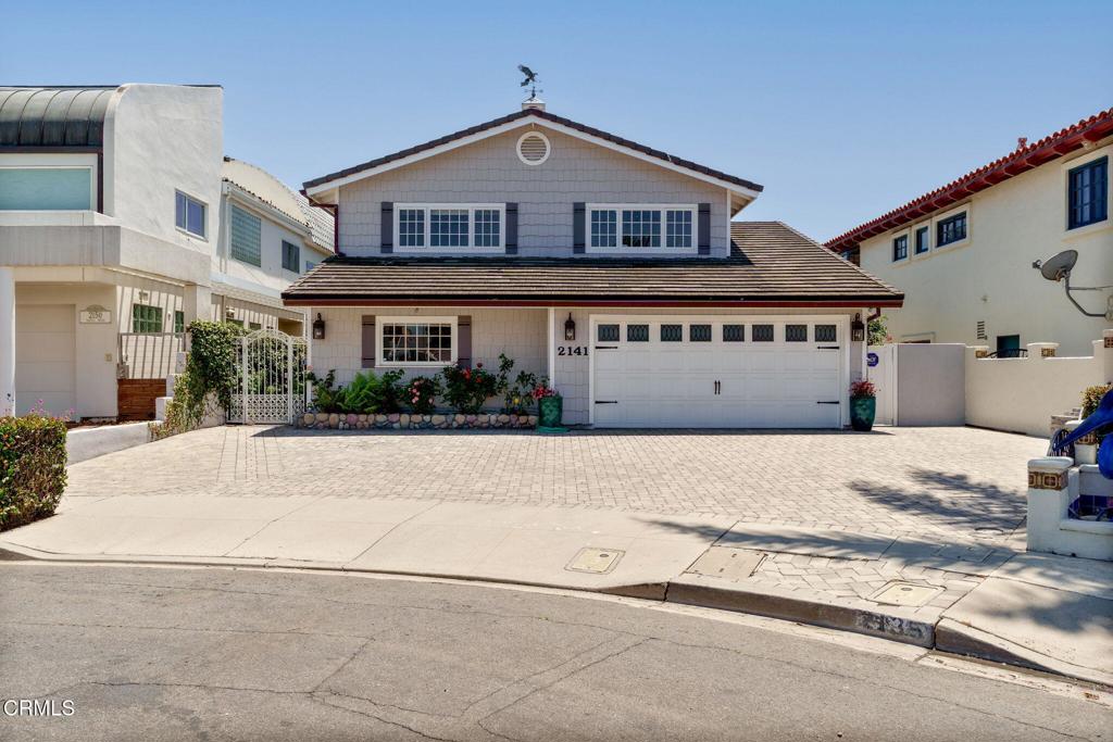 A property available for sale at 2141 Napoli Drive, Oxnard, CA 93035.
