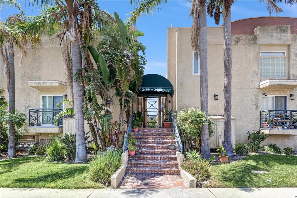 A property available for sale at 2466 Montrose Avenue 2, Montrose, CA 91020.