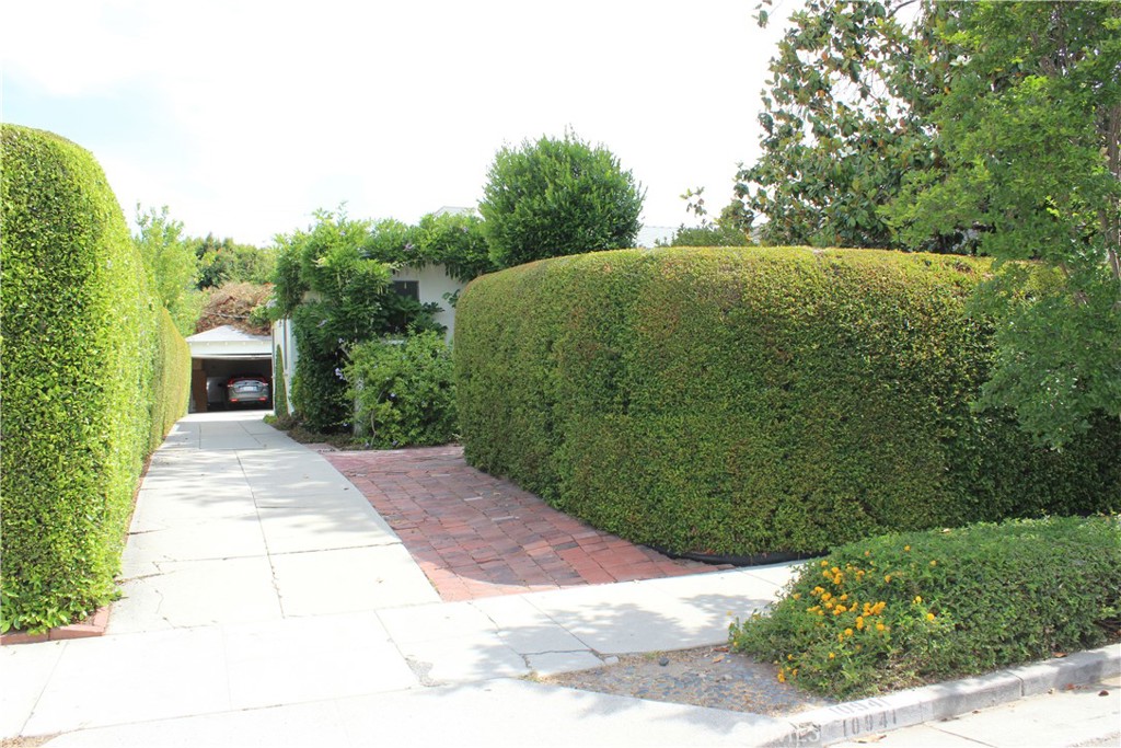 A property available for sale at 10941 Peach Grove Street, North Hollywood, CA 91601.