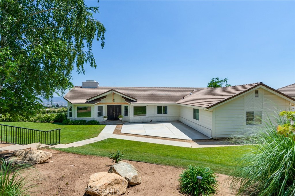 A property available for sale at 13288 Oak Crest Drive, Yucaipa, CA 92399.