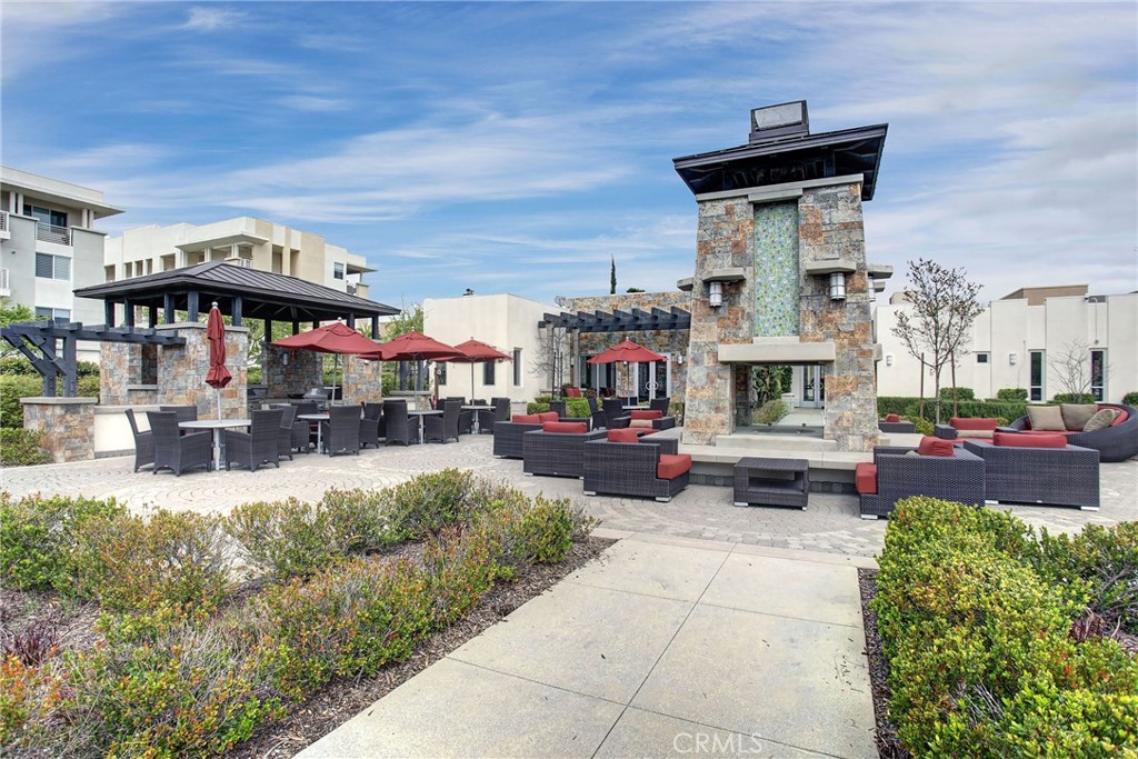 A property available for sale at 5371 Pacific Terrace, Hawthorne, CA 90250.