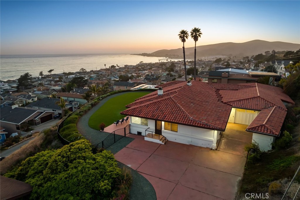 A property available for sale at 1000 Park Avenue, Cayucos, CA 93430.