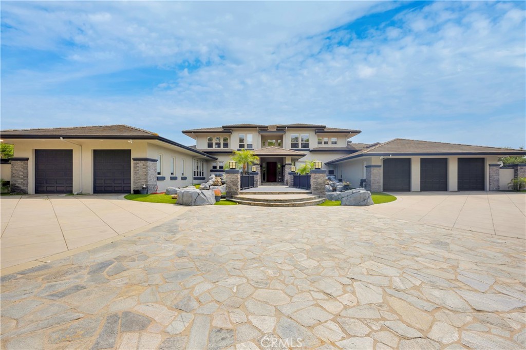 A property available for sale at 7 Olympic Way, Coto de Caza, CA 92679.
