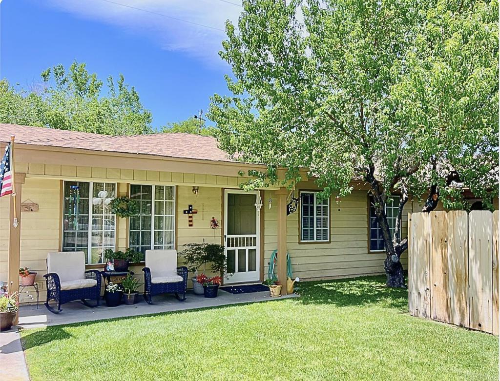 A property available for sale at 292 Willow Street, Bishop, CA 93514.