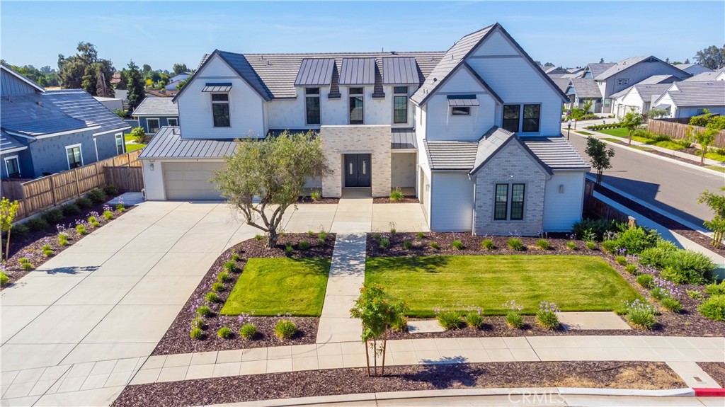 A property available for sale at 1734 Lester Avenue, Clovis, CA 93619.