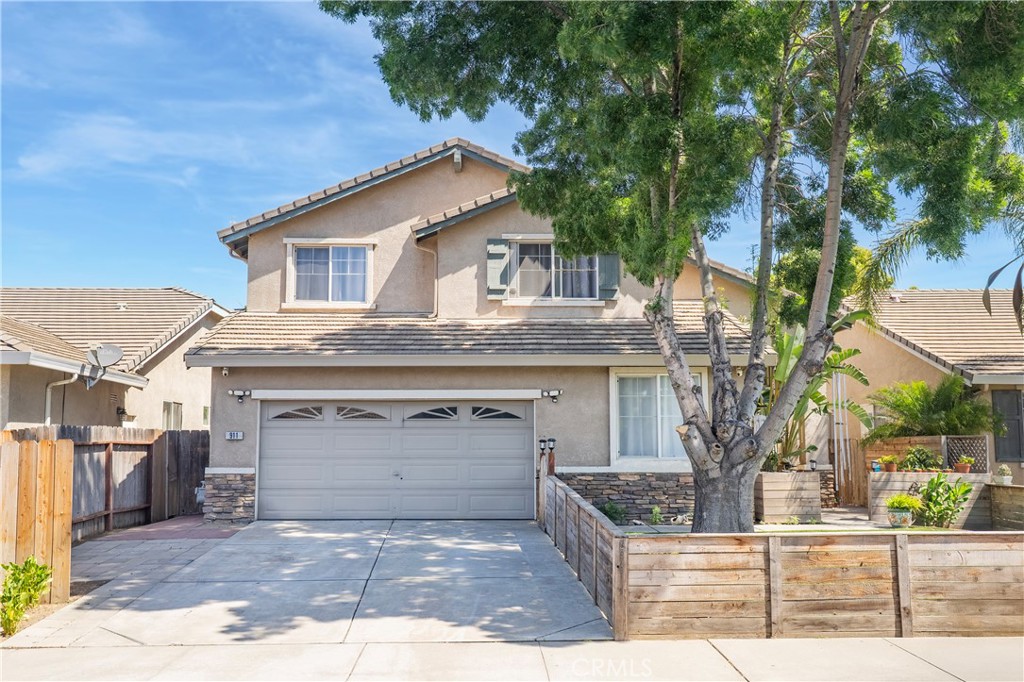 A property available for sale at 911 Englewood Way, Lathrop, CA 95330.