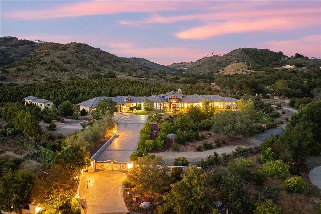 A property available for sale at 45166 Oak Manor Court, Temecula, CA 92590.