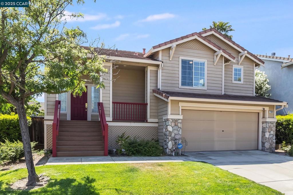 A property available for sale at 289 Crestview Ave, Martinez, CA 94553.