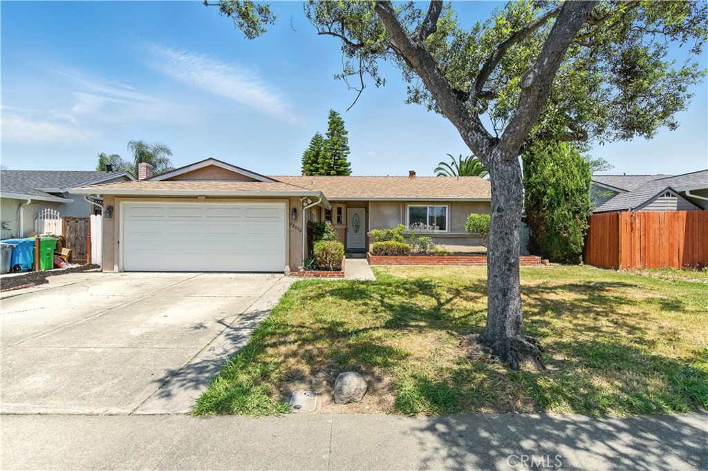 A property available for sale at 32250 Crest Lane, Union City, CA 94587.