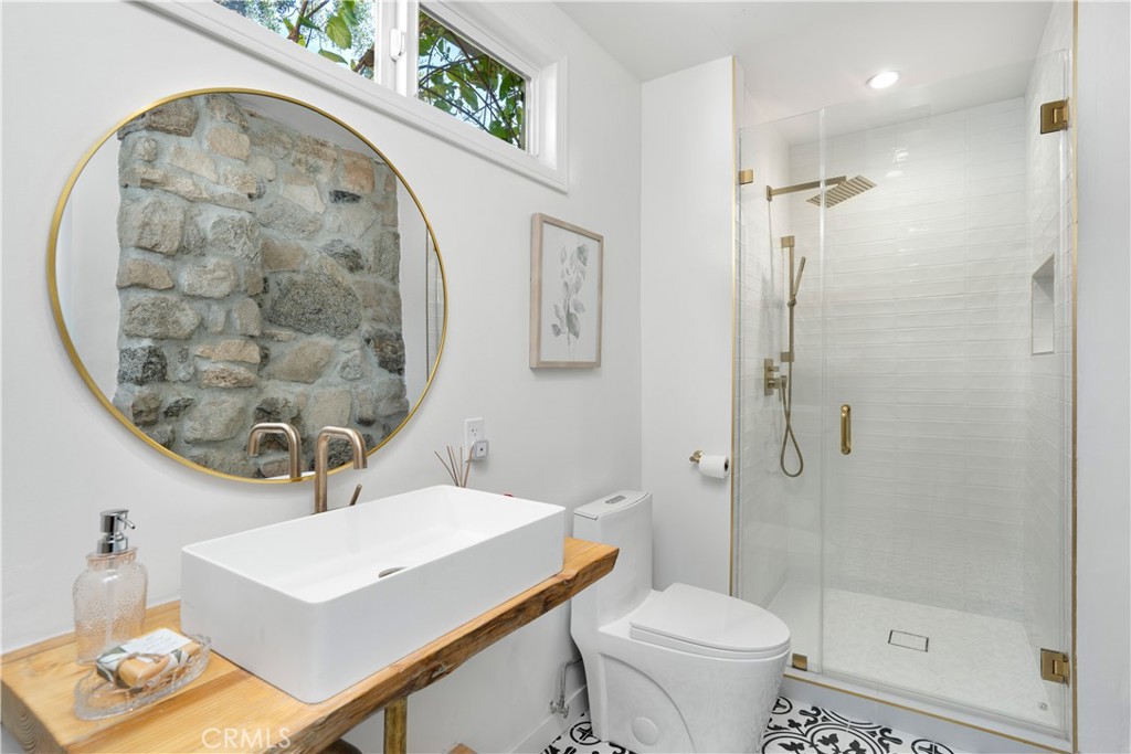 A property available for sale at 1247 Journeys End Drive, La Canada Flintridge, CA 91011.