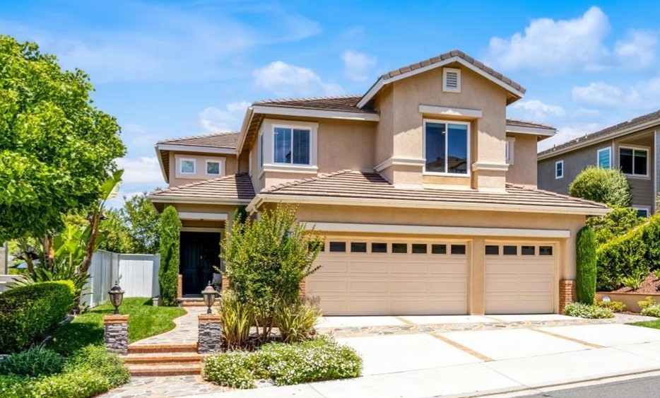 A property available for sale at 77 Rockrose, Aliso Viejo, CA 92656.