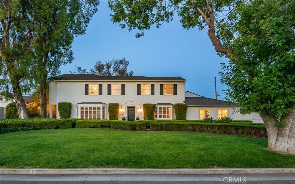 A property available for sale at 4194 Fleethaven Road, Lakewood, CA 90712.