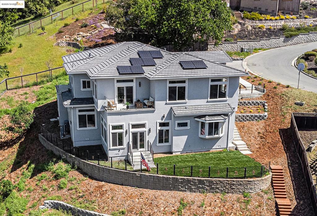 A property available for sale at 130 Arbor View Ln, Lafayette, CA 94549.