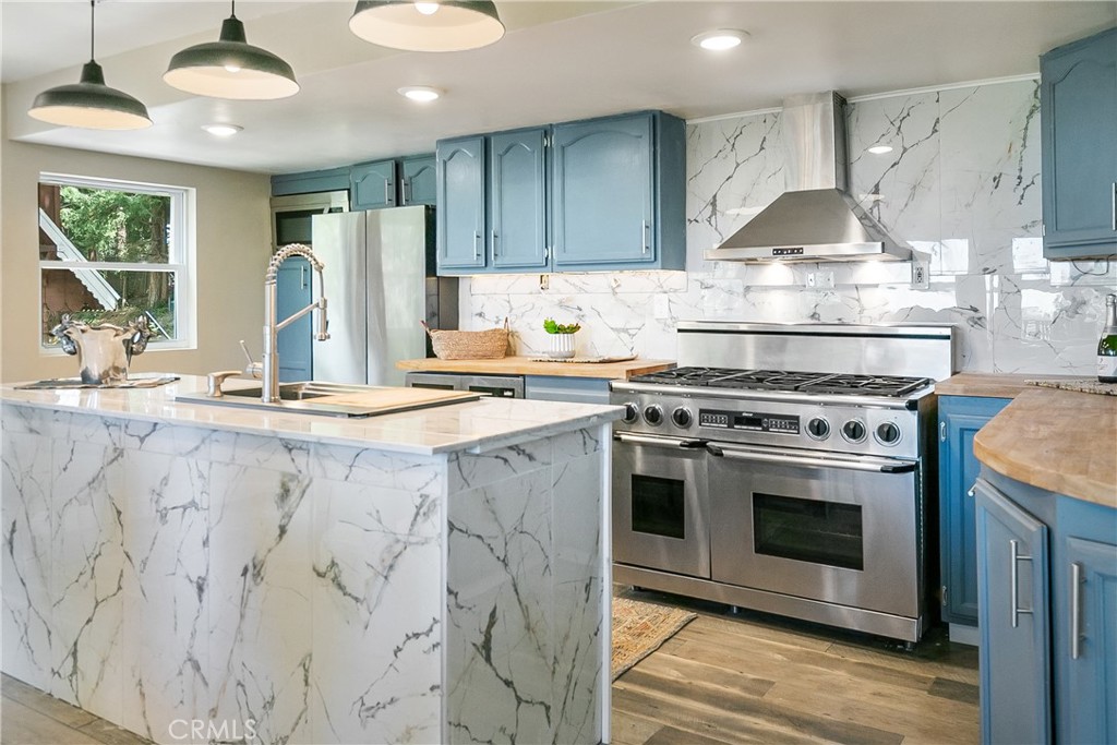 A property available for sale at 22060 Mockingbird Lane, Cedarpines Park, CA 92322.