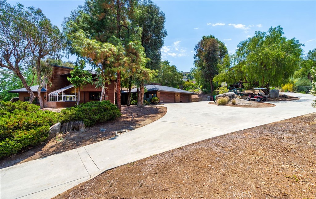 A property available for sale at 27411 Big Springs Ranch Road, Hemet, CA 92544.