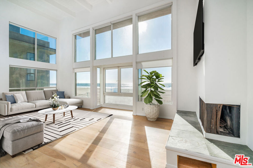 A property available for sale at 3711 Ocean Front 3, Marina Del Rey, CA 90292.
