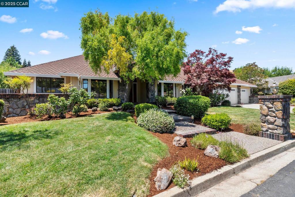 A property available for sale at 109 Bria Ct, Walnut Creek, CA 94597.