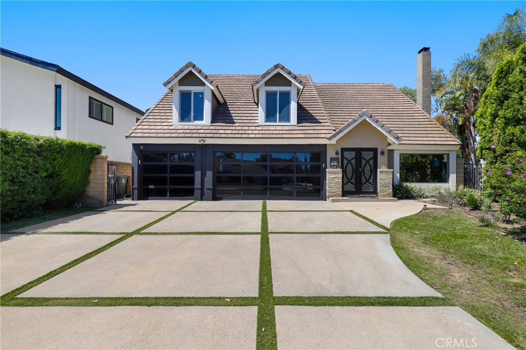A property available for sale at 536 S Circulo Lazo, Anaheim Hills, CA 92807.