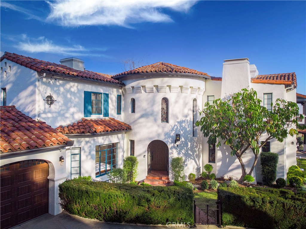 A property available for sale at 1812 Linda Vista Avenue, Pasadena, CA 91103.