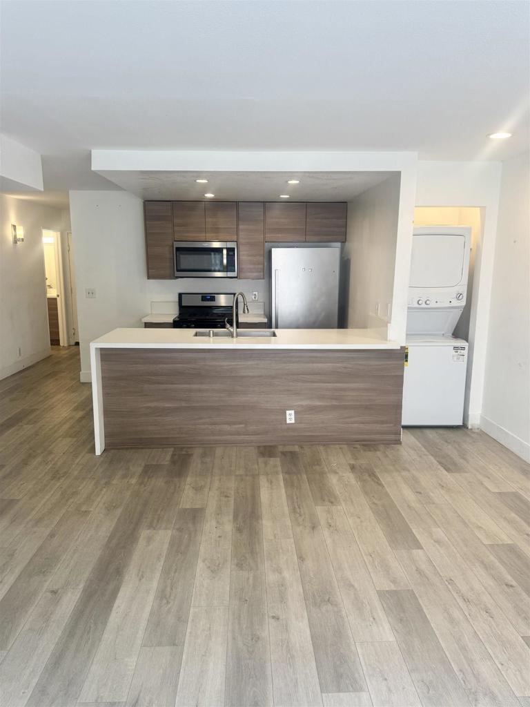 A property available for rent at 1550 N Fuller Avenue 204, Hollywood, CA 90046.