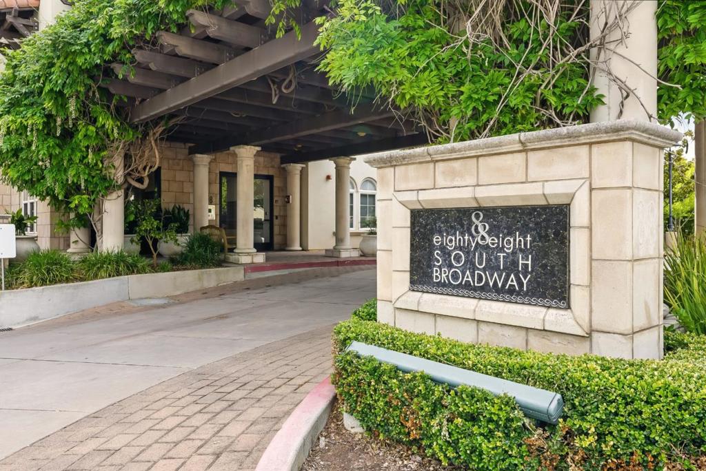 A property available for sale at 88 S Broadway 3307, Millbrae, CA 94030.