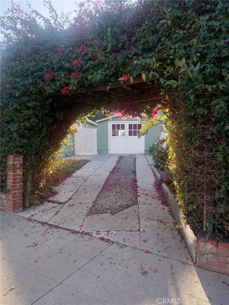 A property available for rent at 660 Silver lake Blvd, Silver Lake, CA 90026.