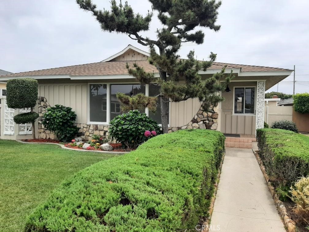 A property available for sale at 9864 Van Ruiten Street, Bellflower, CA 90706.