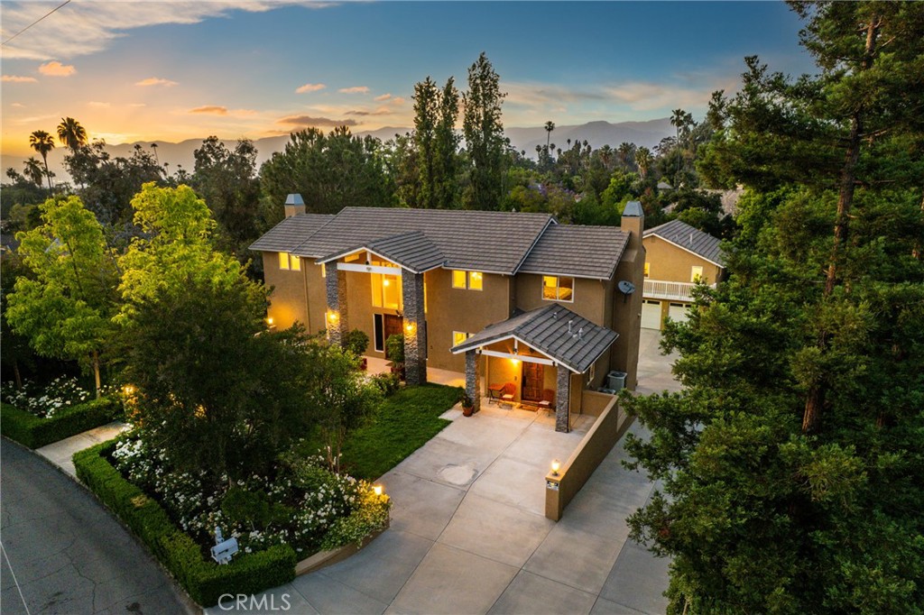 A property available for sale at 1377 Knoll Road, Redlands, CA 92373.