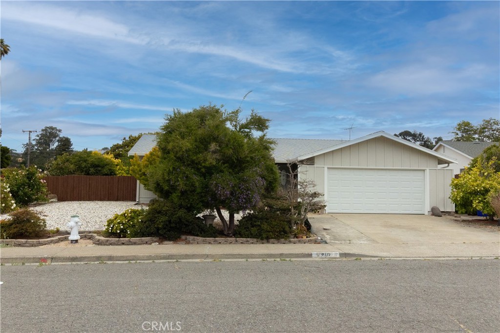 A property available for sale at 910 Kittery Way, Pinole, CA 94564.