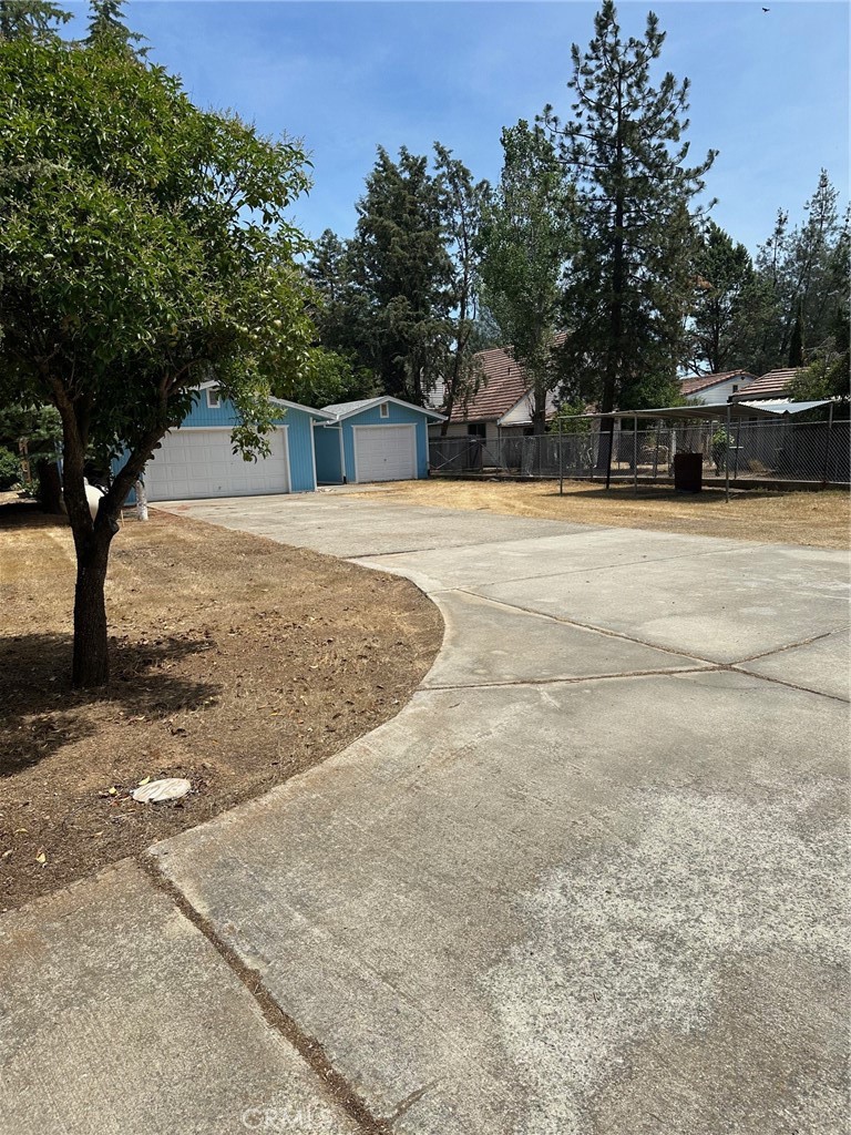 A property available for sale at 17307 Dogwood Way, Clearlake Oaks, CA 95423.