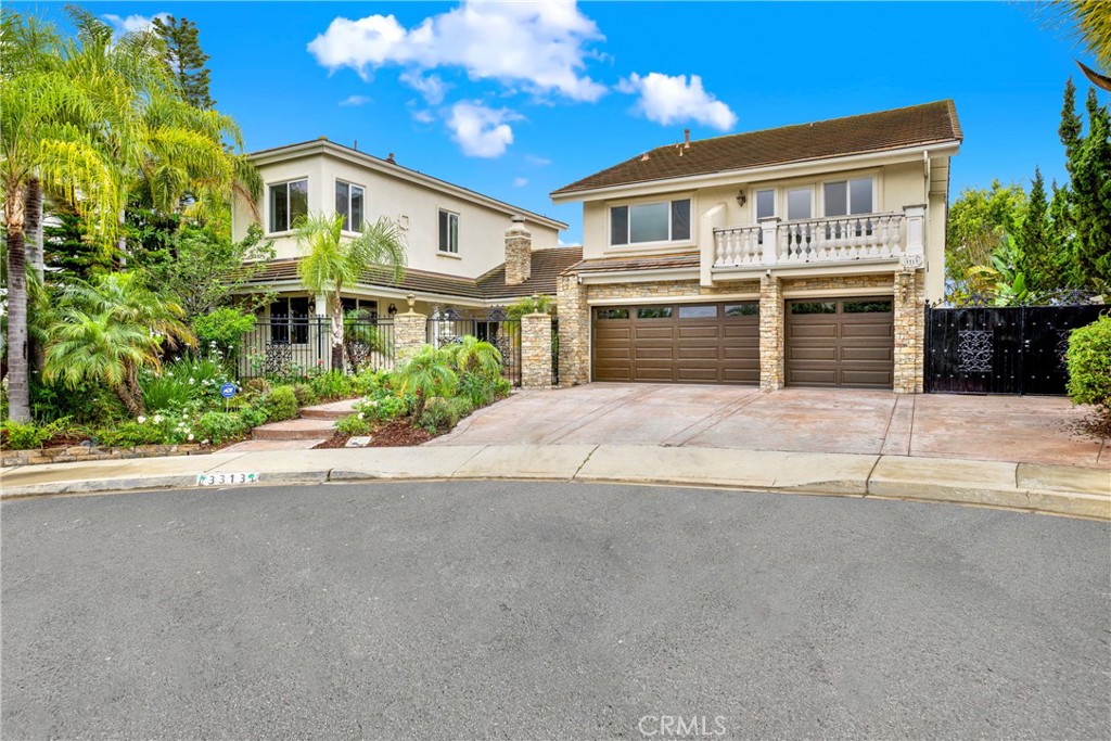 A property available for sale at 3313 Cabo Court, Carlsbad, CA 92009.