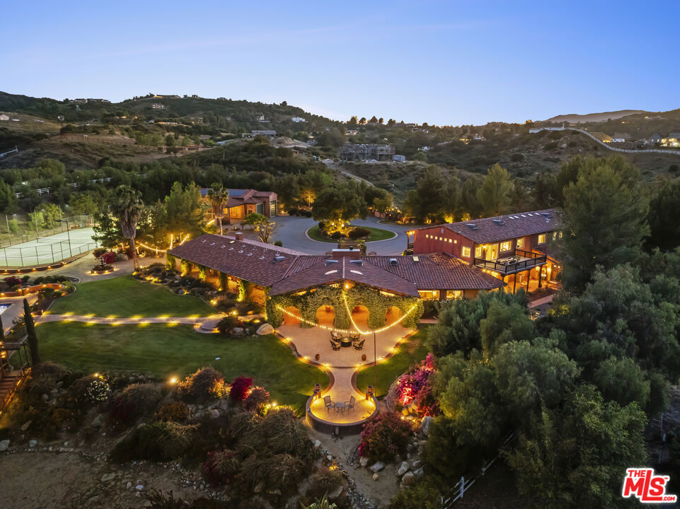 A property available for sale at 38750 Avenida Carolinas, Murrieta, CA 92562.
