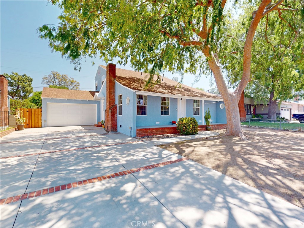 A property available for sale at 10332 NE Odell Avenue, Sunland, CA 91040.