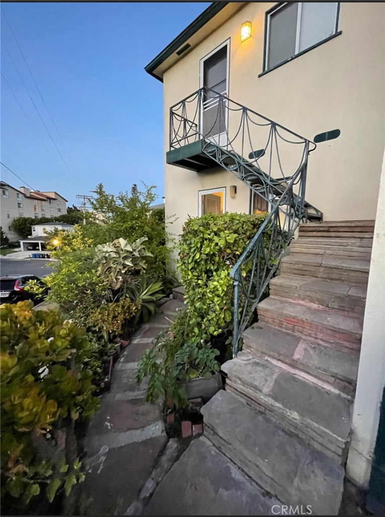 A property available for rent at 10838 Holman, Westwood Century City, CA 90024.