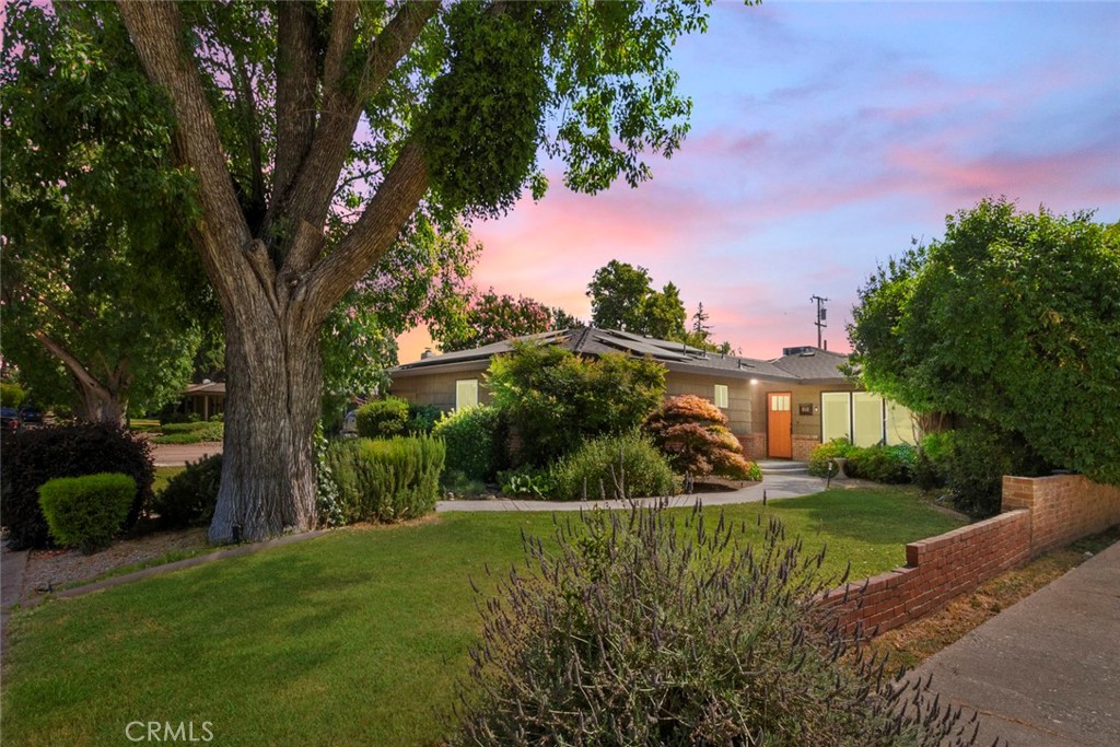 A property available for sale at 8 Barton Parkway, Oakdale, CA 95361.