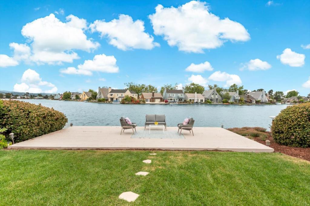 A property available for sale at 609 Santa Catalina Lane, Foster City, CA 94404.
