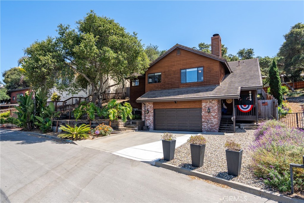 A property available for sale at 952 Margarita Avenue, Grover Beach, CA 93433.