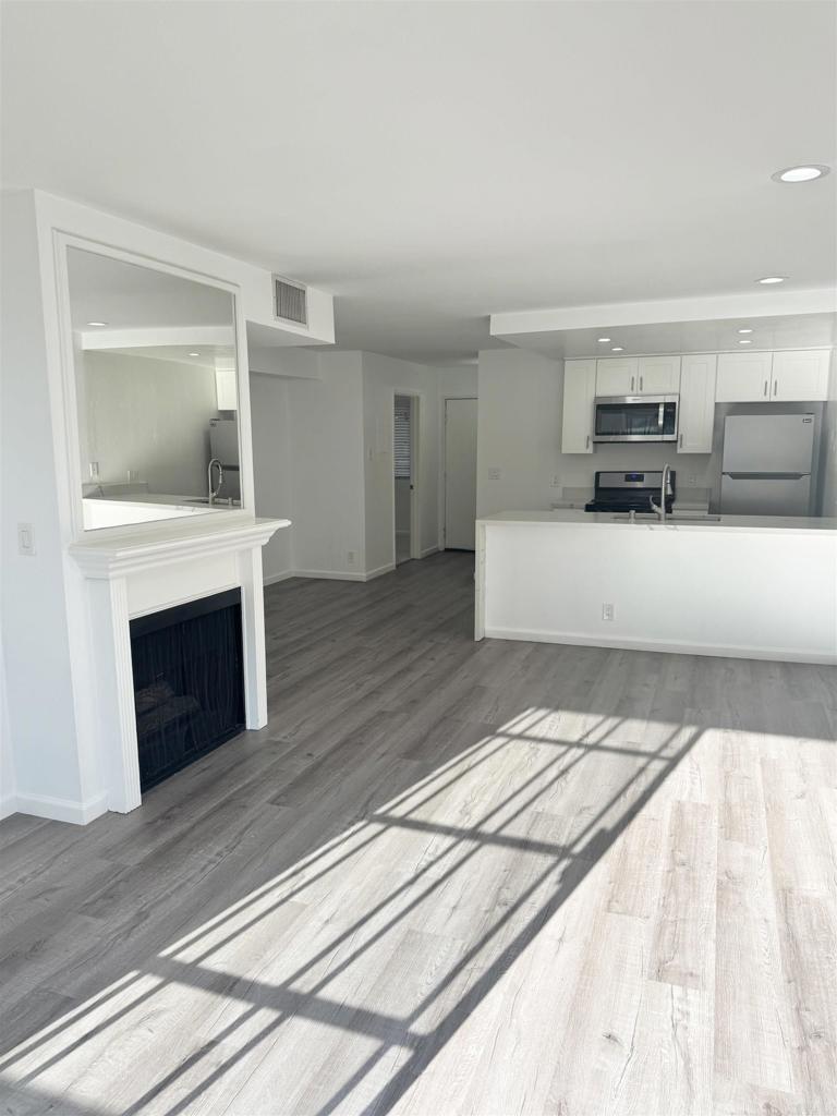 A property available for rent at 1550 N Fuller Avenue 209, Hollywood, CA 90046.
