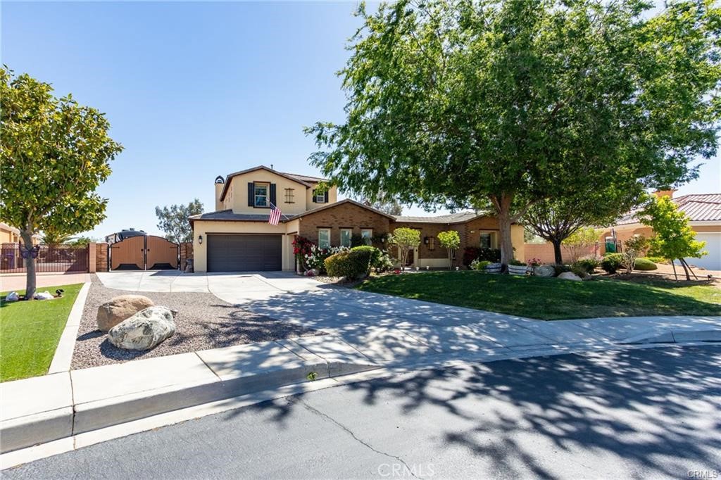 A property available for sale at 13195 Trailwood Way, Apple Valley, CA 92308.